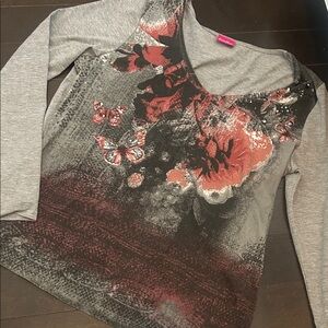 90’s Gray V-Neck Long Sleeve Top with Coral Pink Floral & Butterfly Accents ~